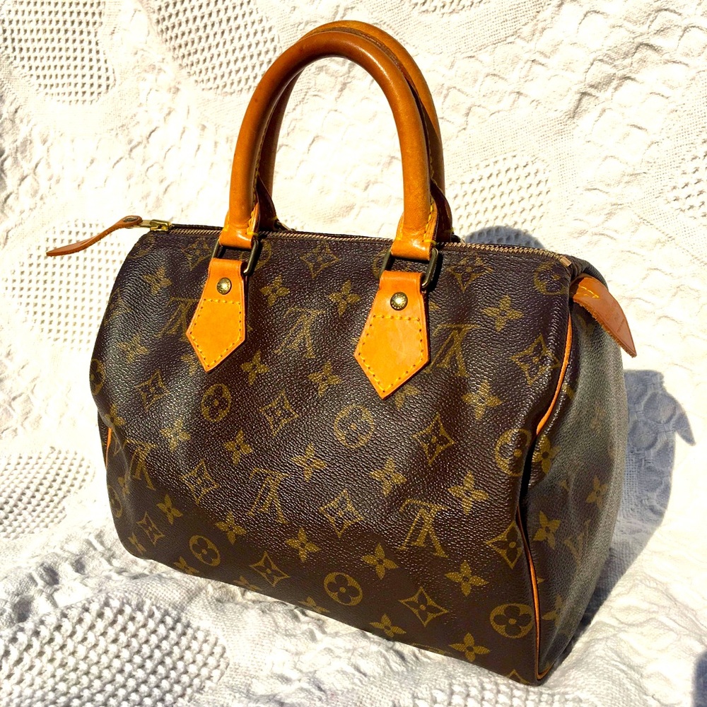 Authentic LV Speedy 25